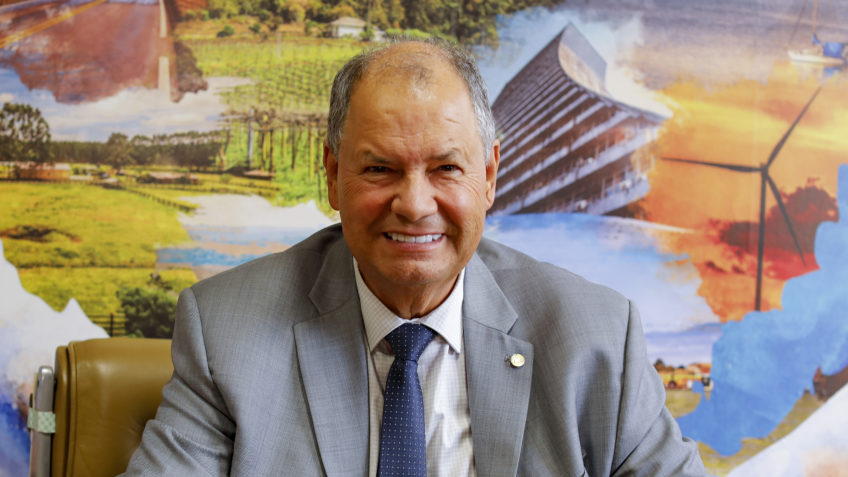 MDB lança programa partidário "anti-extremos" e responsável nas contas
