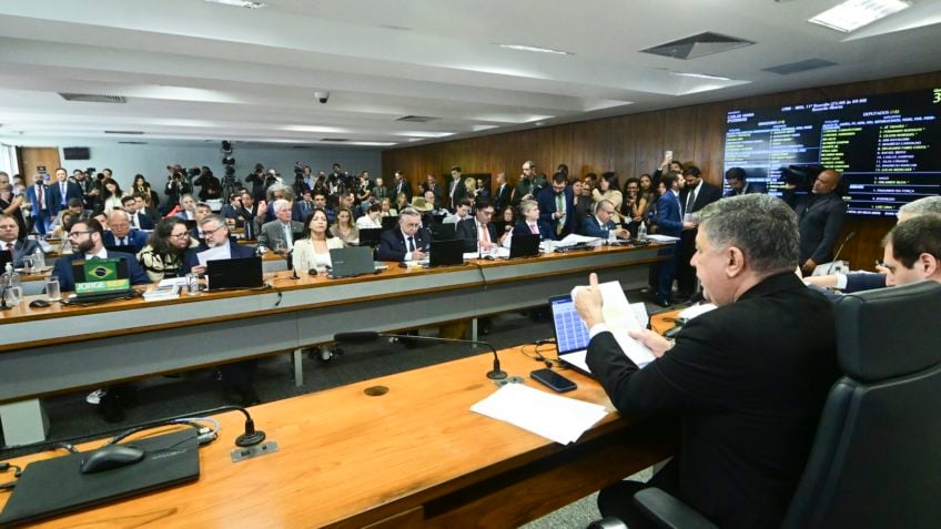 Ao vivo: CPI do INSS vota requerimento para ouvir irmão de Lula