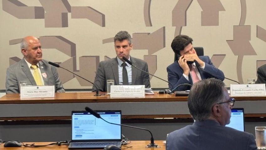 Baterias: secretário de Minas e Energia pede avanço de regulação