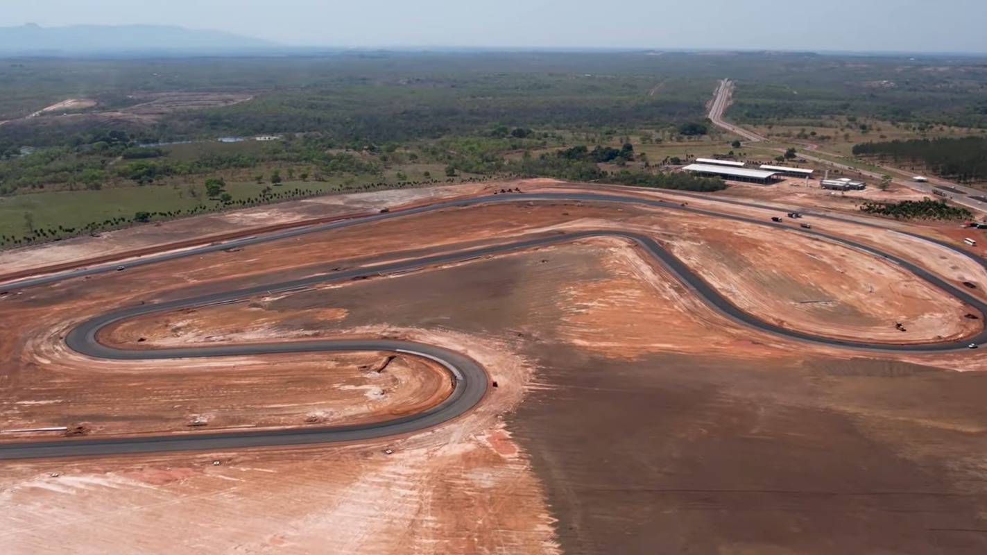Stock Car realiza primeira etapa noturna da história em Cuiabá