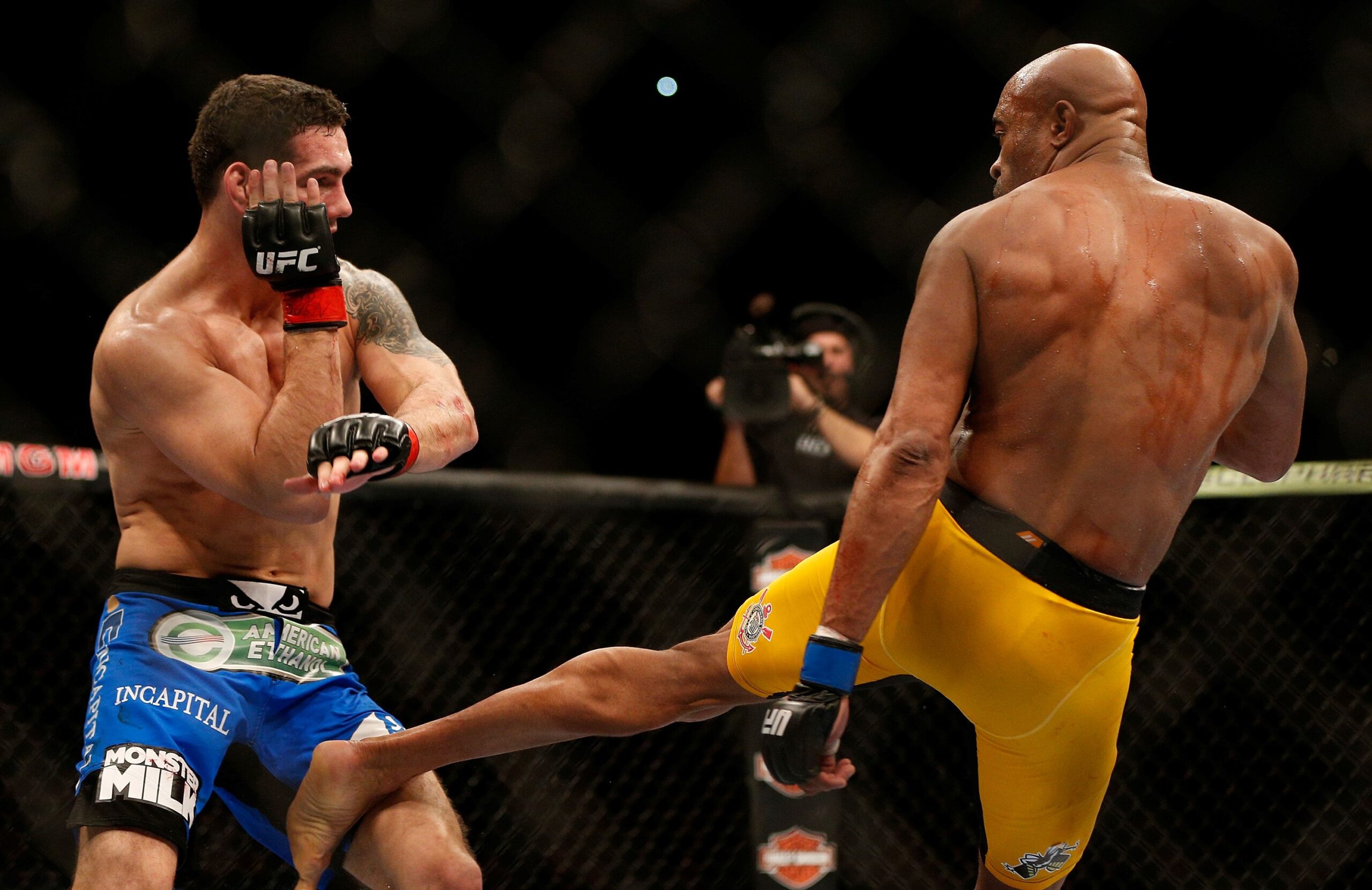 Revanche: Anderson Silva vai encarar Chris Weidman em luta de boxe