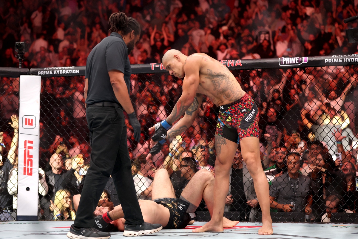 Alex Poatan questiona suposta lesão de Ankalaev no UFC 320: “Estranho”