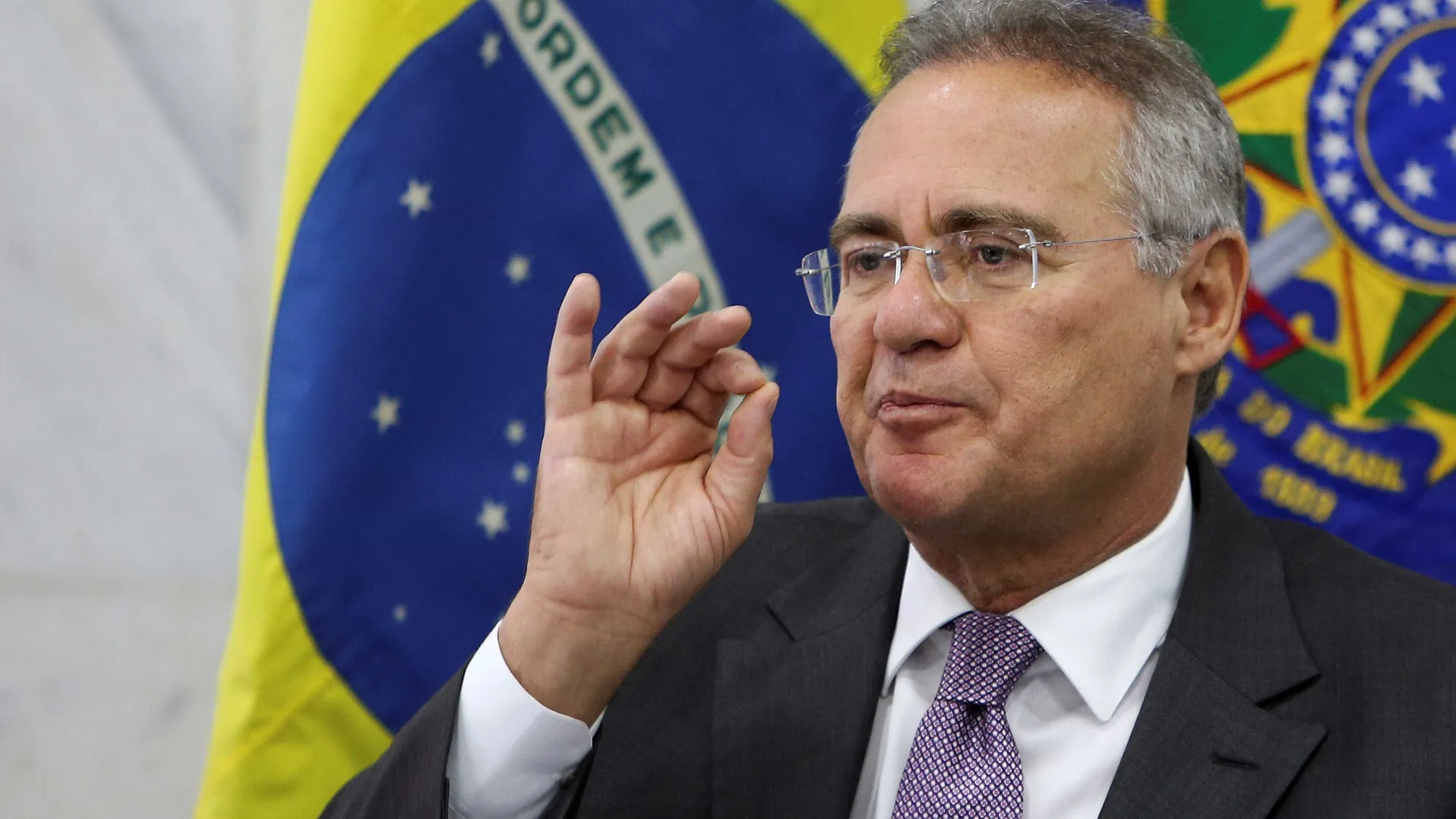 Pontos controversos podem ser retirados de projeto da isenção do IR, diz Renan