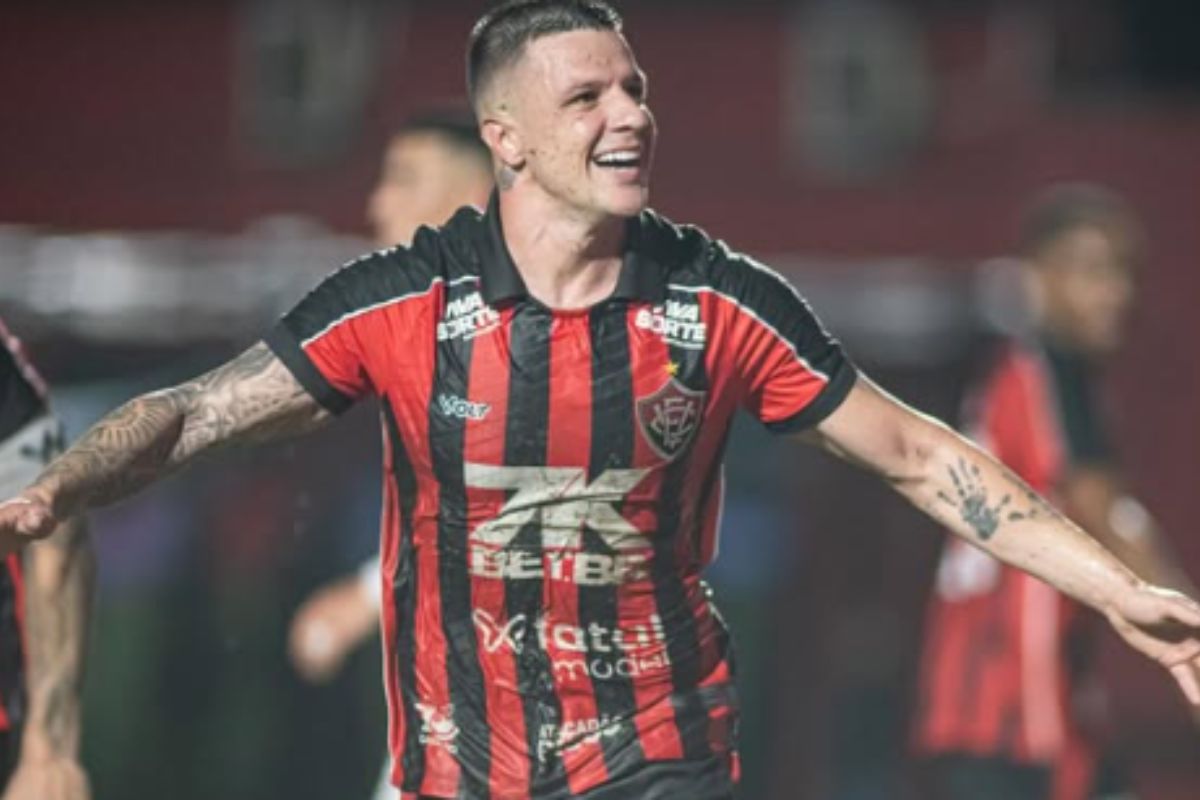 Vitória vence o clássico contra o Bahia e encerra jejum de uma década