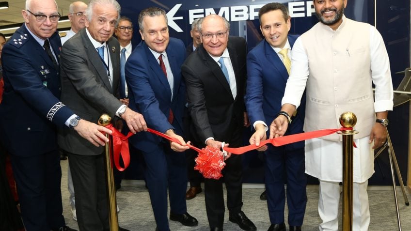 Alckmin inaugura escritório da Embraer na Índia