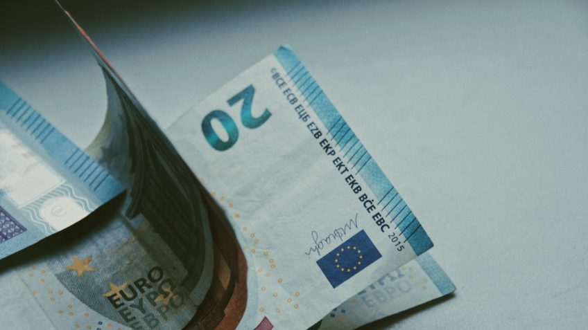 Inflação da zona do euro sobe para 2,2% em setembro