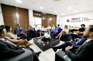 Câmara firma acordo com servidores da saúde e garante dilação de prazo para regulamentação da insalubridade