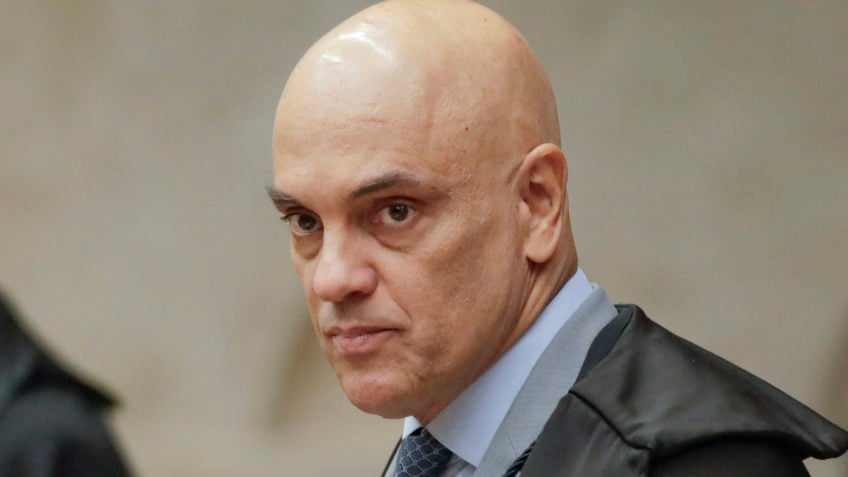 Moraes autoriza visitas para festa de 15 anos de filha de Bolsonaro