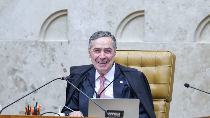 Barroso pede retomada do julgamento sobre aborto
