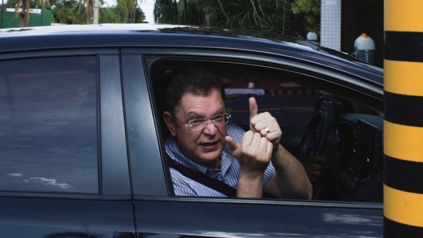 "Bolsonaro quer Michelle no Senado para protegê-la", diz Sóstenes