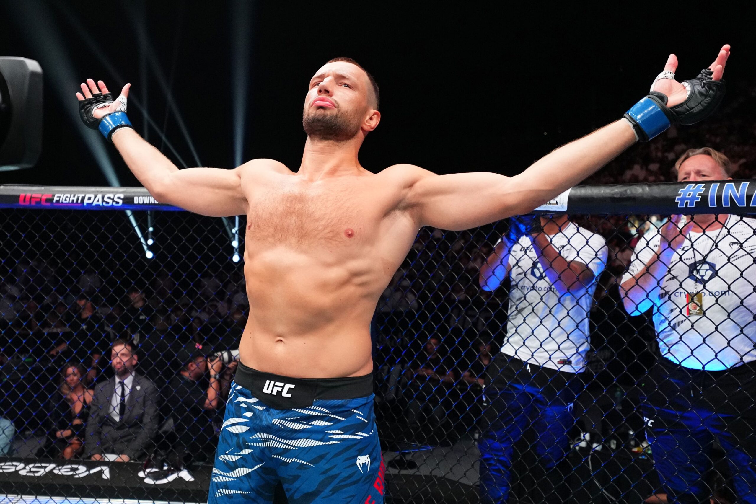 UFC: Fight Night Vancouver tem duelo entre brasileiras do peso-palha