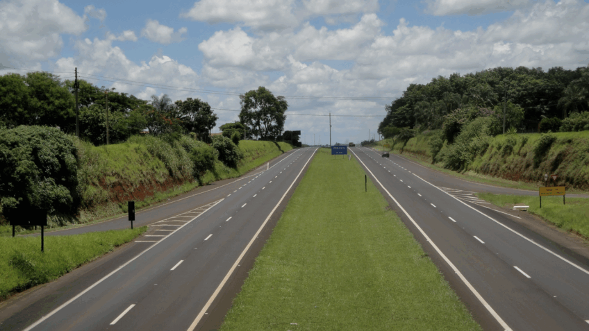 Rodovia Brigadeiro Faria Lima substitui praças de pedágio por pórticos