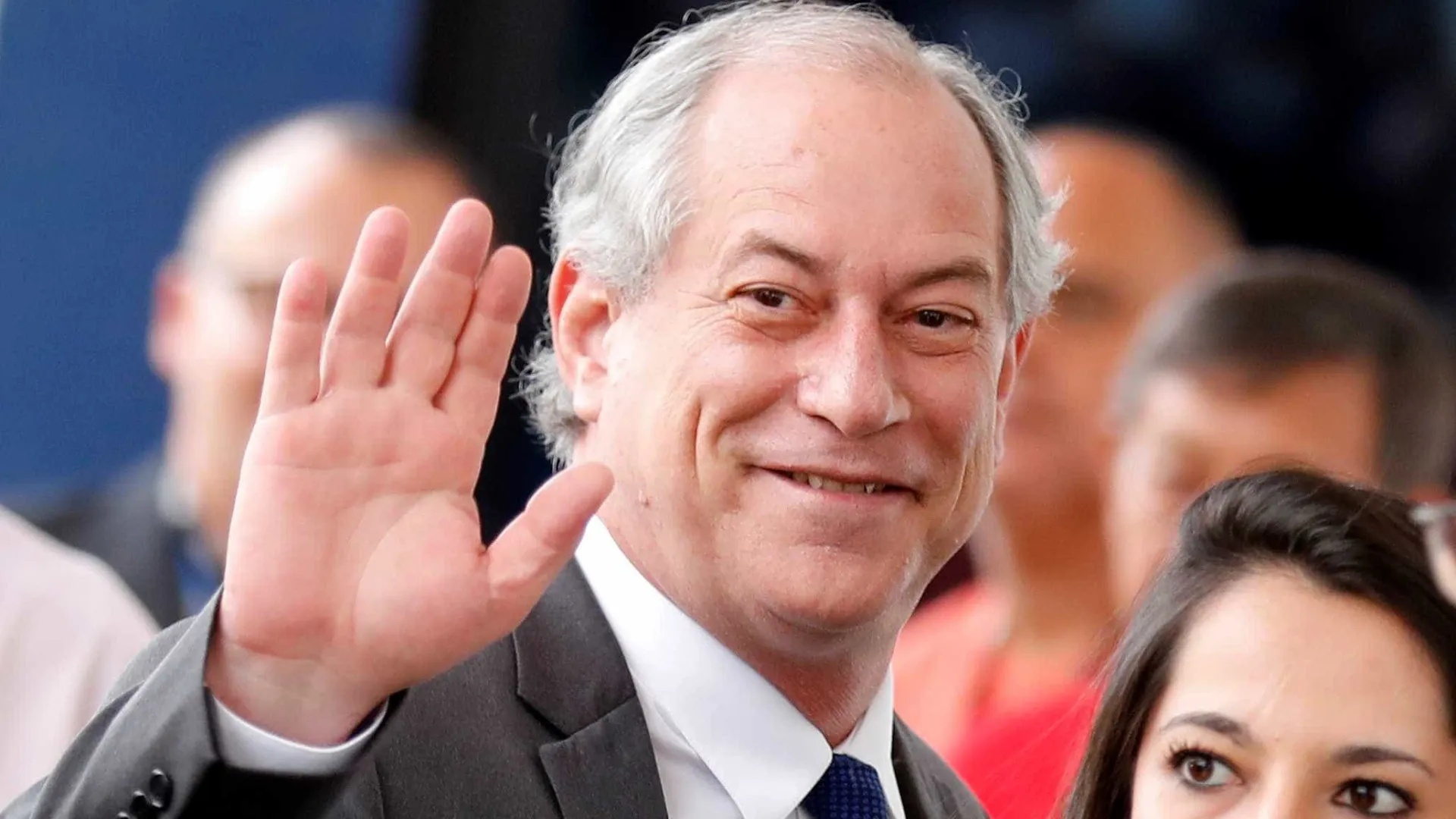 Ciro Gomes deixa o PDT e avalia candidatura contra o PT em 2026