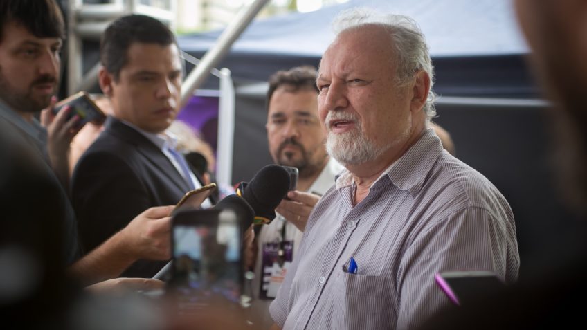 Líder do MST diz que brigadas de militantes devem ir à Venezuela