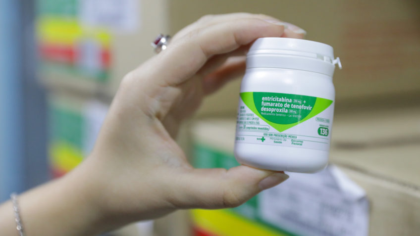 PrEP injetável chega ao Brasil, mas alto custo limita acesso público