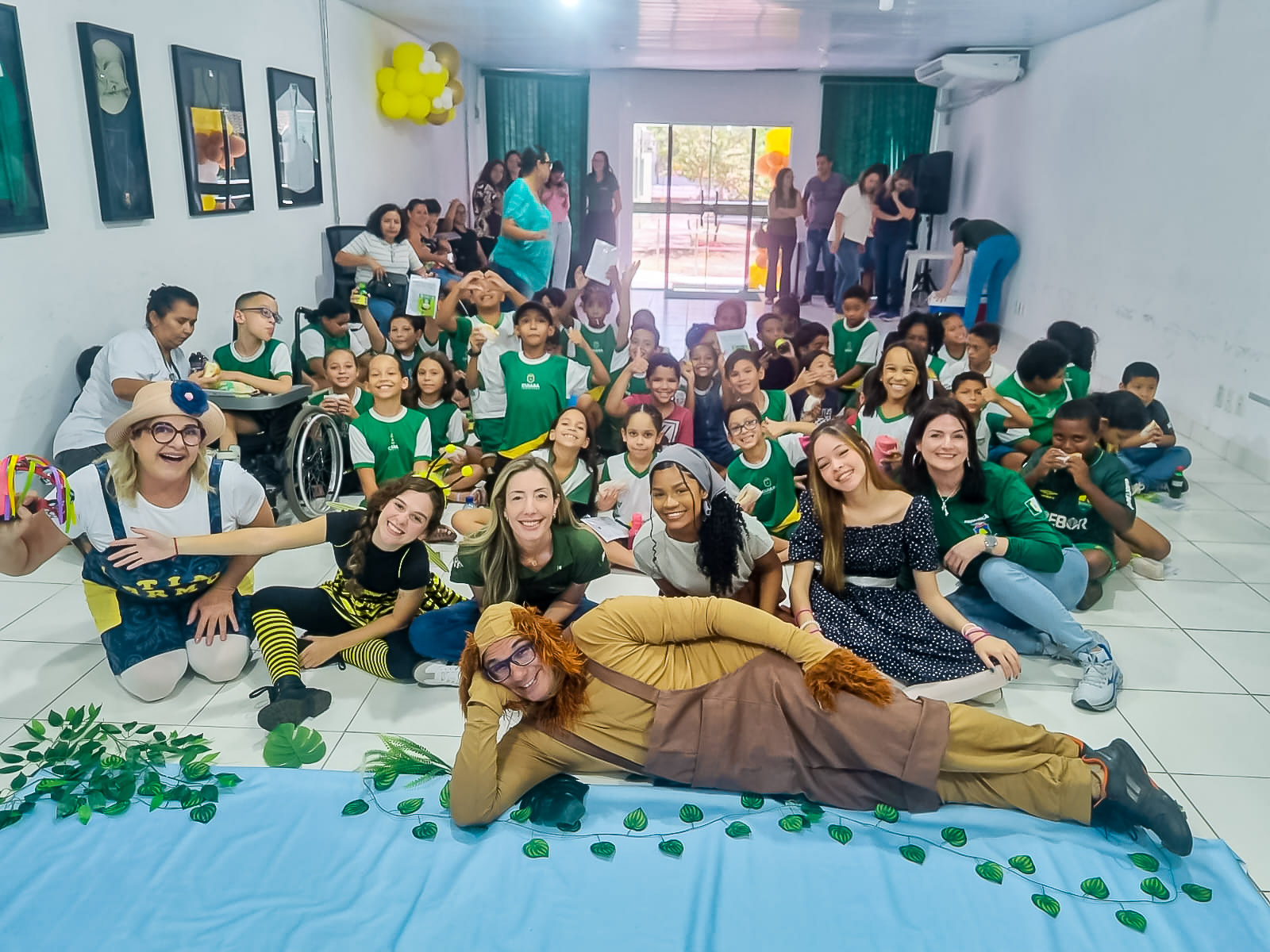 Mais de 80 alunos participam de peça teatral sobre consciência ambiental em Cuiabá
