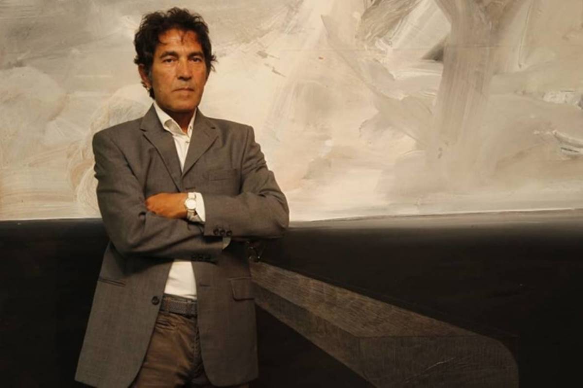 Artista italiano viraliza com venda de “obra” invisível por R$ 87 mil