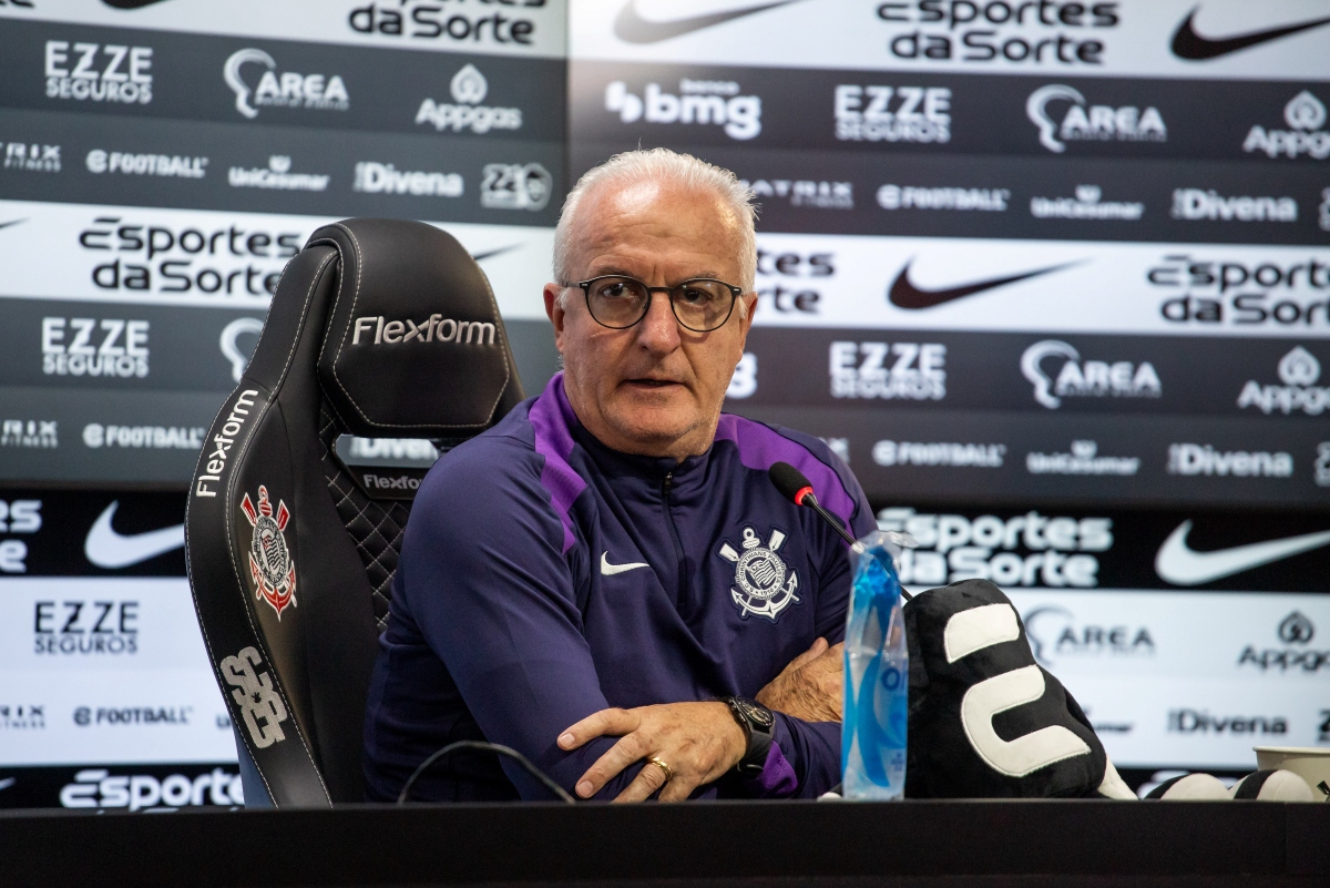 Dorival elogia Maycon: “É um atleta que gosto muito e tenho confiança”