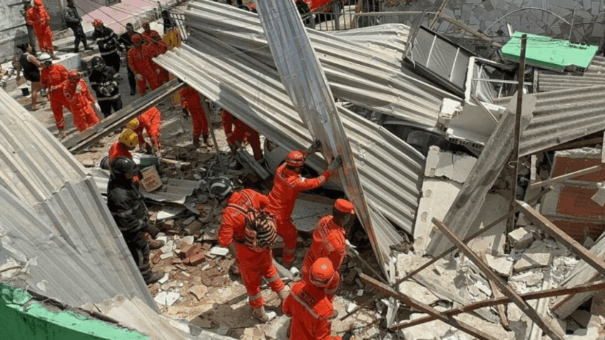 Explosão destrói 8 casas em Olinda e deixa 2 mortos e 9 feridos