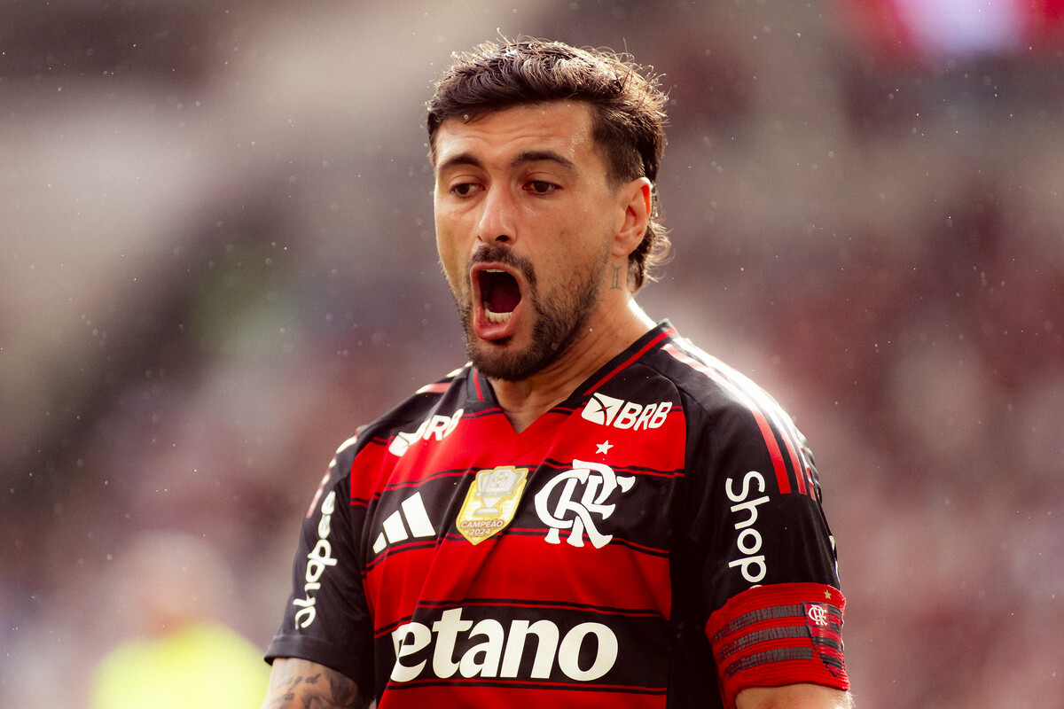 Brasileirão: Arrascaeta iguala Kaio Jorge na liderança da artilharia