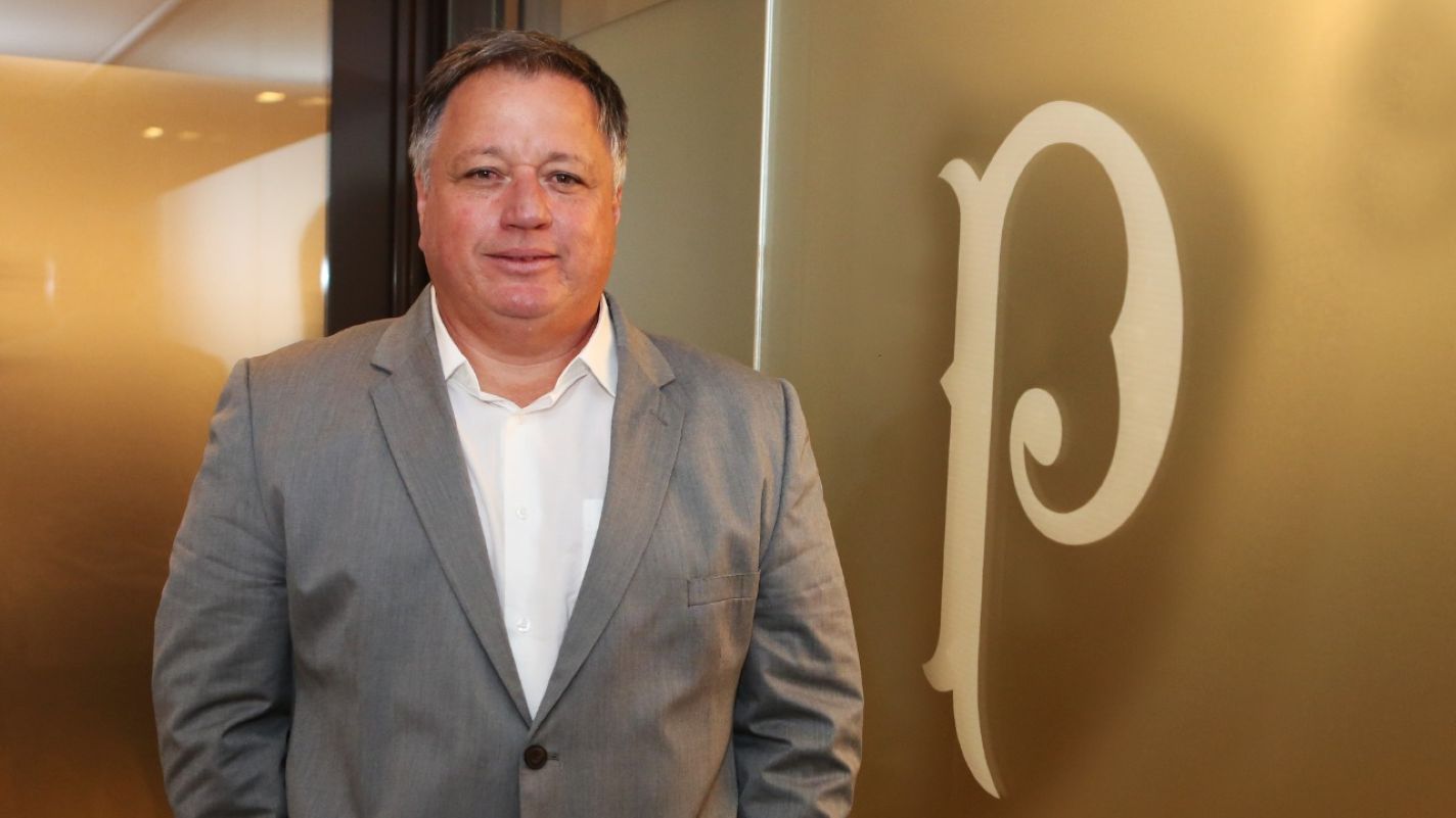 Diretor de futebol do Palmeiras responde Filipe Luís e José Boto; veja