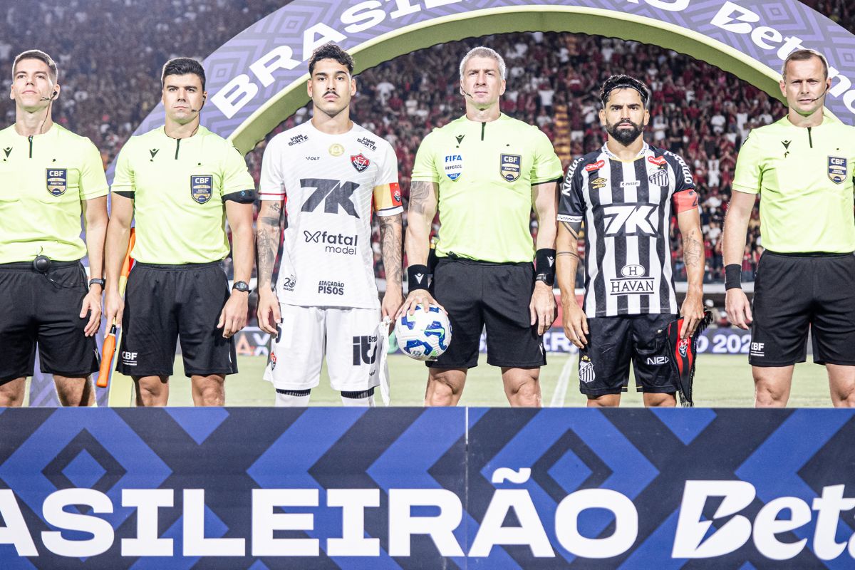 Santos e Vitória fecham a rodada em jogo acirrado para fugir do Z-4