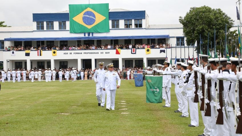 Marinha e KCL promovem evento sobre defesa e IA no Rio