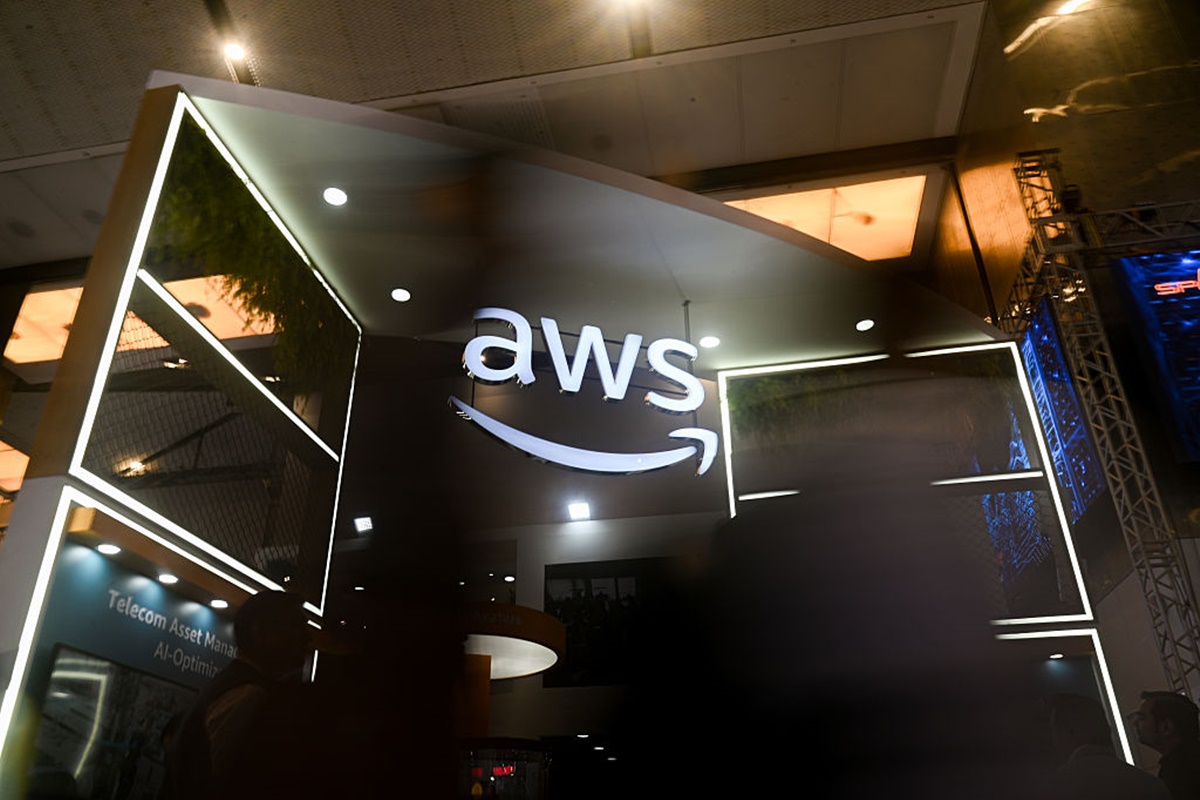Após apagão, operações da nuvem da Amazon voltam a funcionar