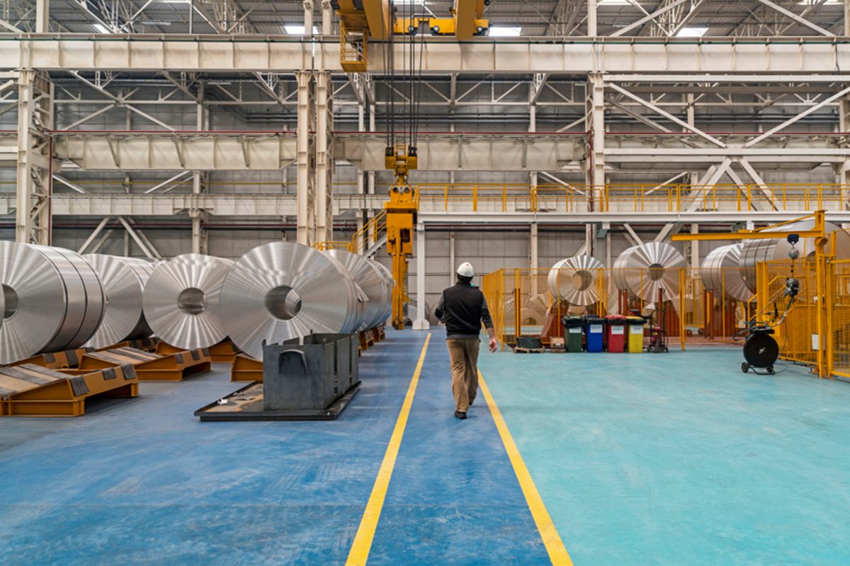 Indústria: produção estagna e empregos caem no 3º trimestre