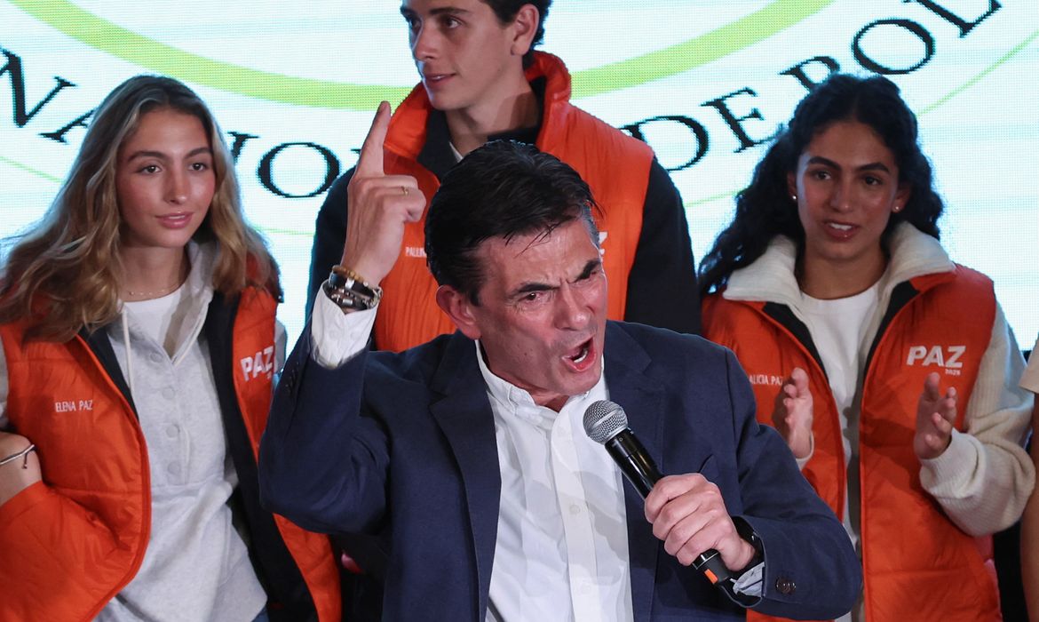 Lula parabeniza presidente eleito da Bolívia, Rodrigo Paz