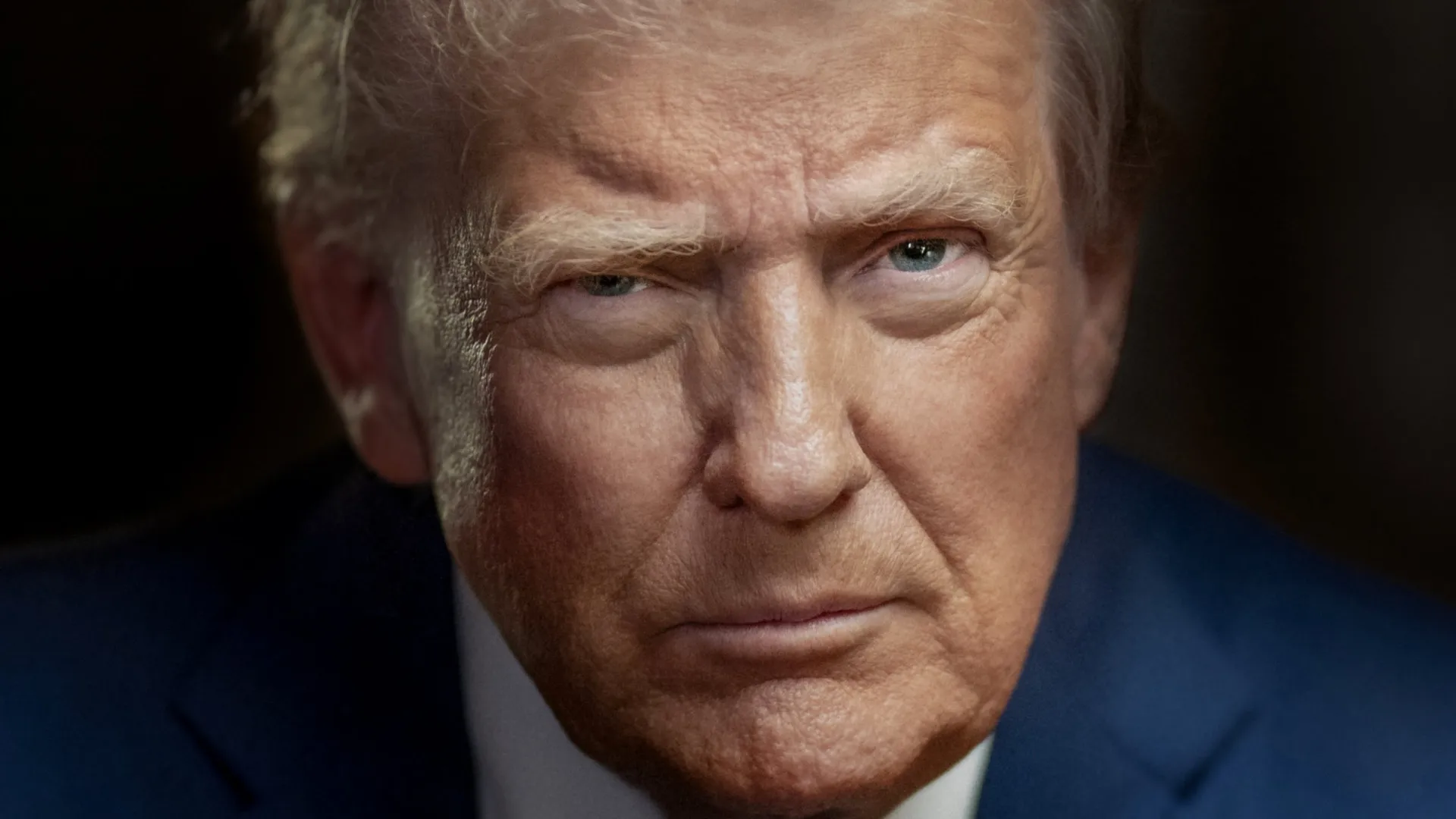 Cantor de 'Danger Zone' exige que Donald Trump tire do ar vídeo de IA com a faixa
