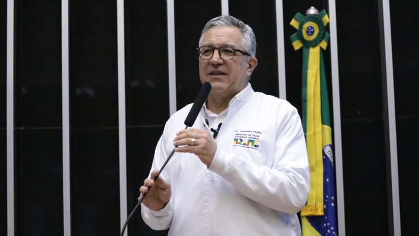 Brasil e China assinam acordo para tratamentos oncológicos
