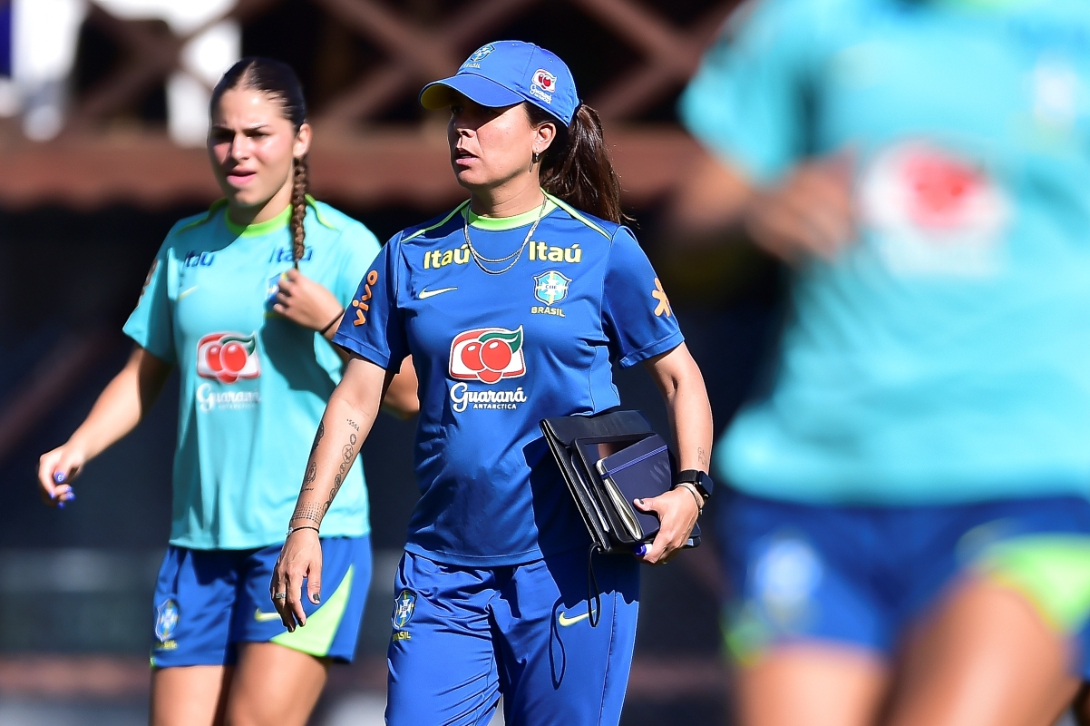 Camilla Orlando é a primeira técnica do DF a treinar o Brasil; entenda
