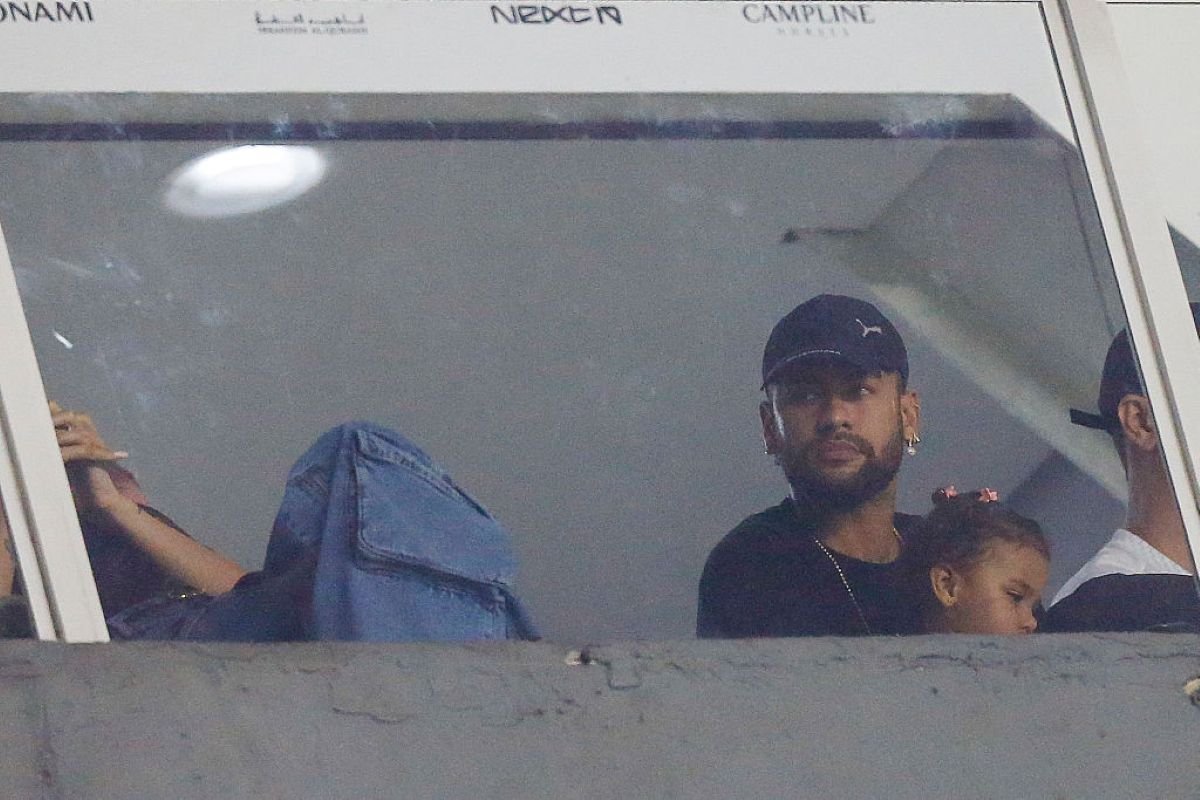 Neymar critica arbitragem durante jogo do Santos no Brasileirão