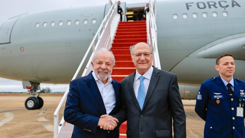 Lula embarca para a Indonésia sem fazer indicação ao STF
