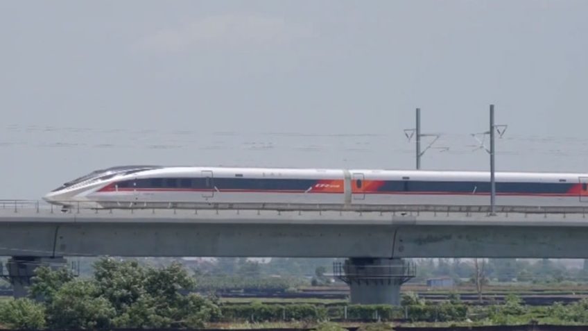 Trem-bala da China alcança velocidade de 453 km/h em teste