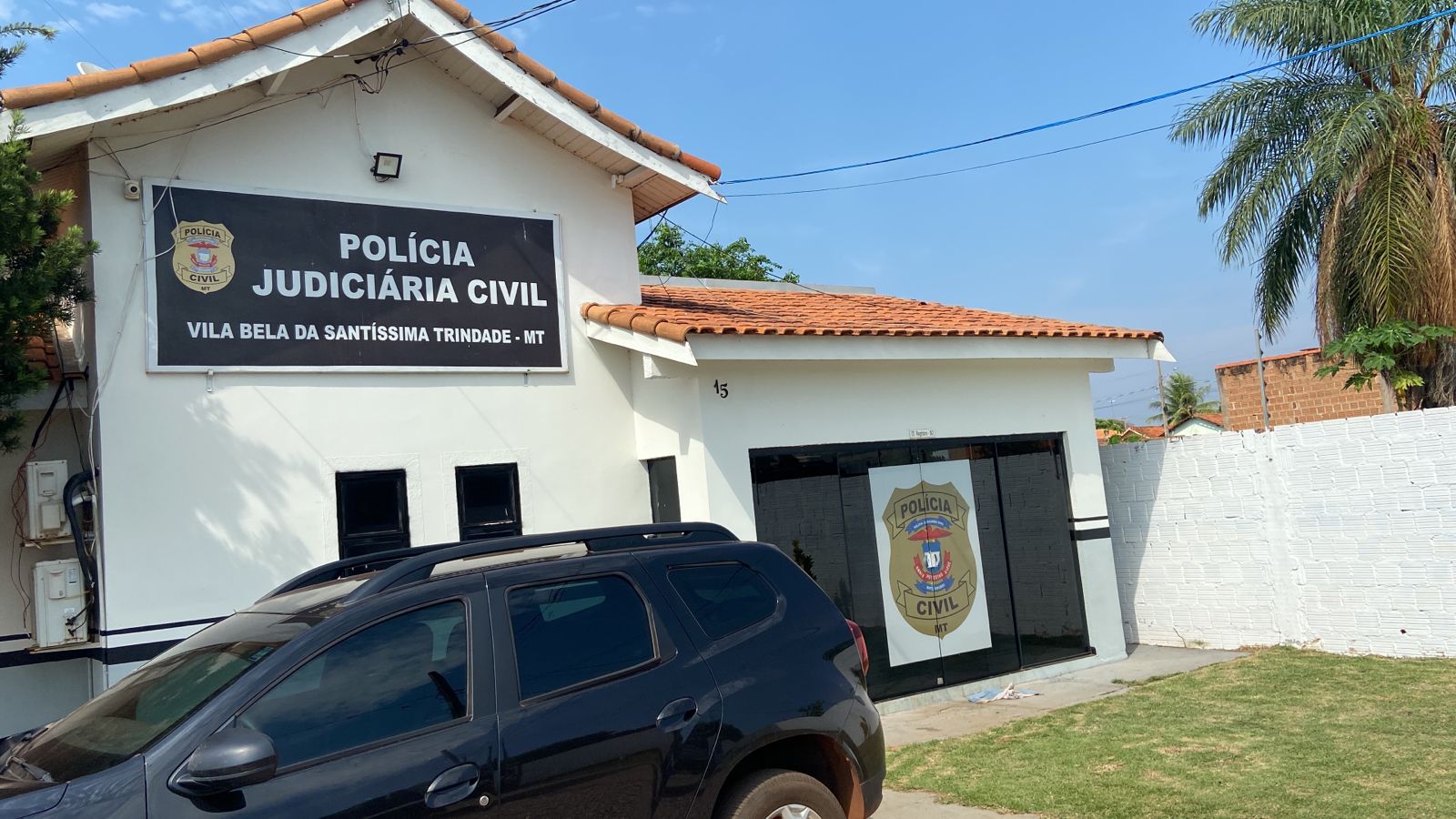 Jovem é preso e dois menores apreendidos pela Polícia Civil por envolvimento com o tráfico de drogas
