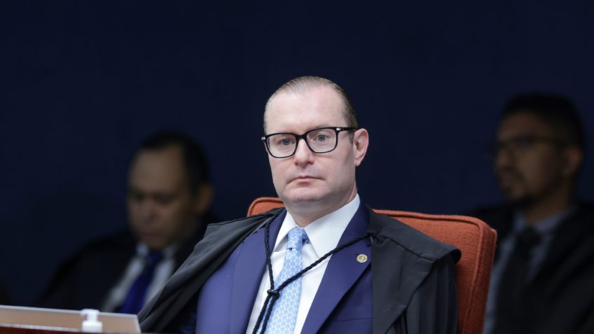 Zanin vota para condenar núcleo da “desinformação”