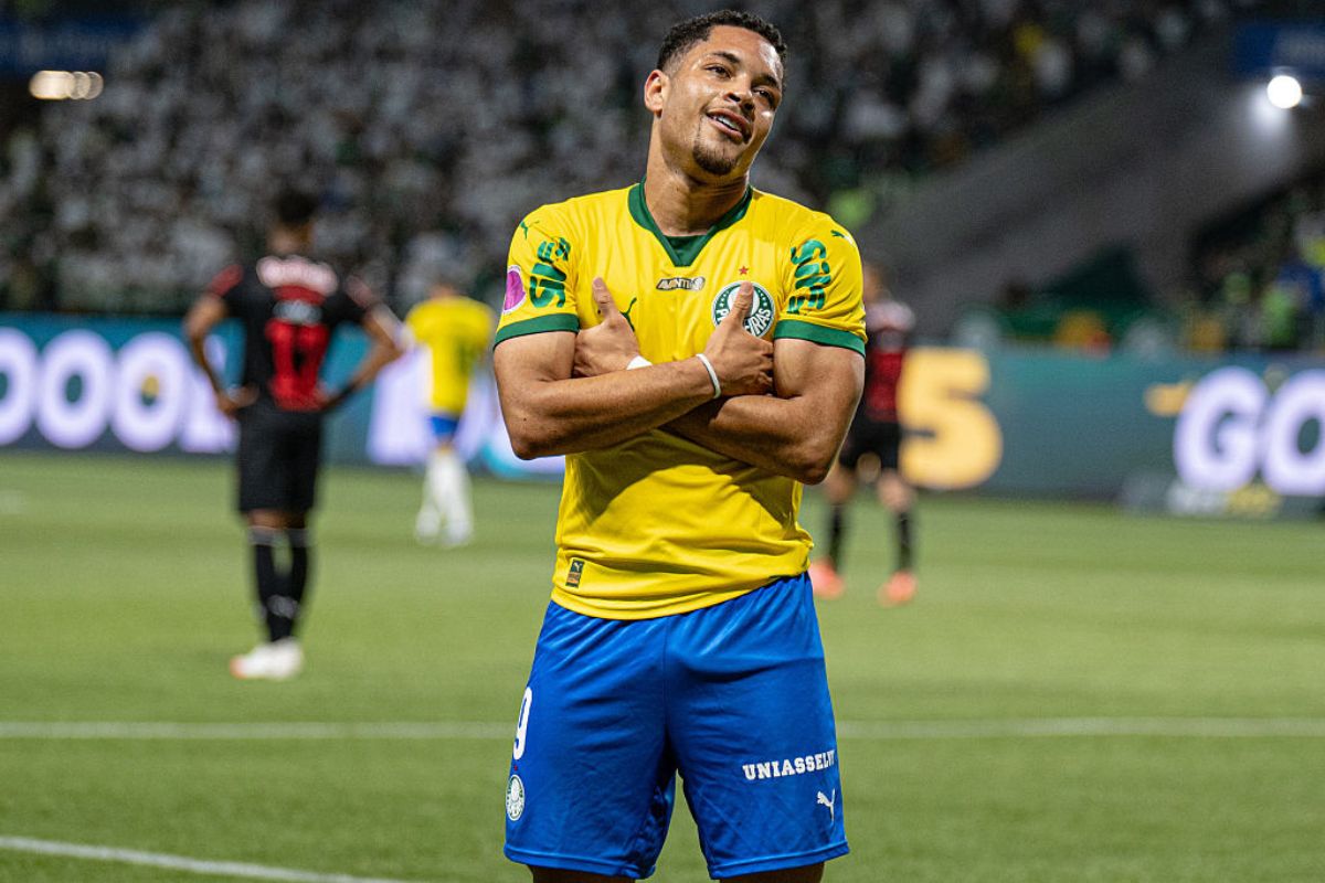 Vitor Roque é o jogador mais valioso do Brasil, aponta pesquisa