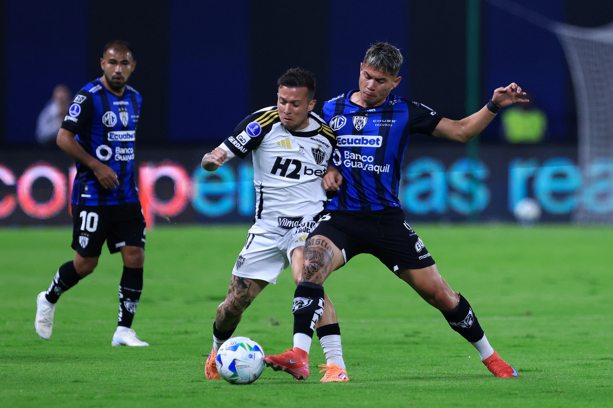 Atlético-MG reclama de pênalti polêmico na Copa Sul-Americana; confira