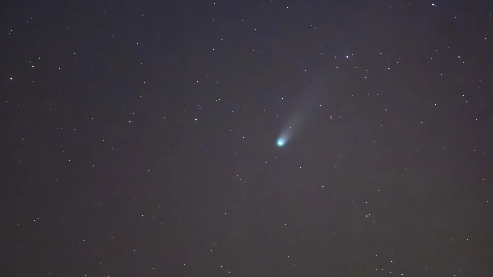 Cometa Lemmon atinge brilho máximo e pode ser visto no céu do Brasil