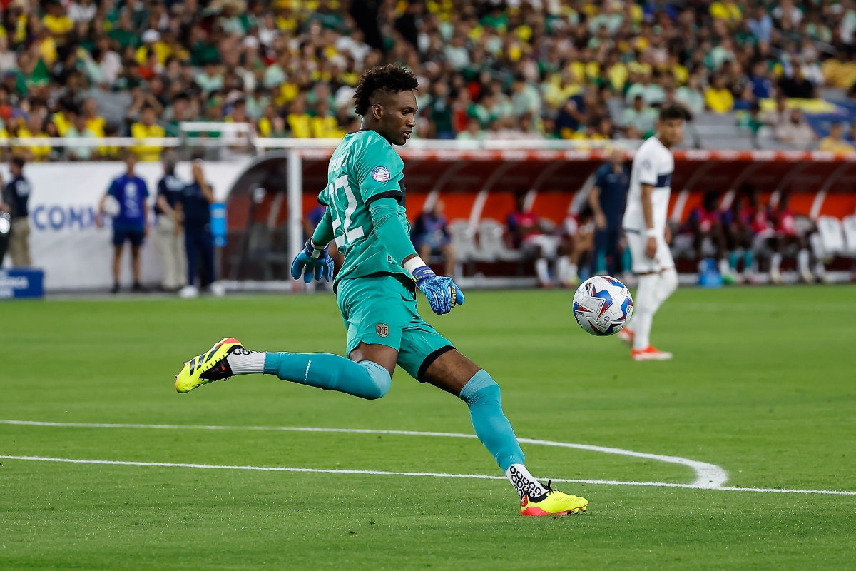 Goleiro da LDU volta a enfrentar o Palmeiras após falha em 2009; veja
