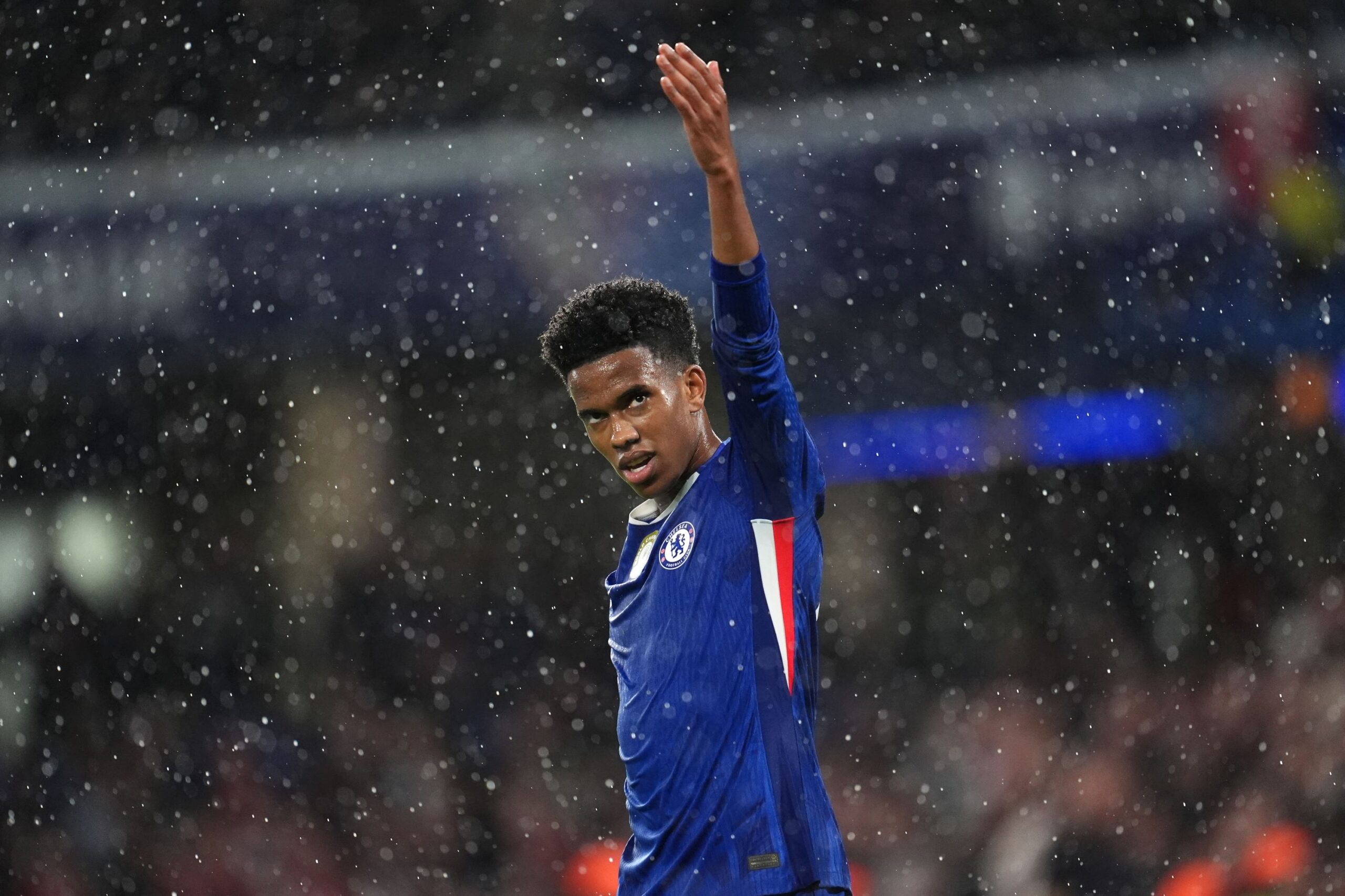 Estêvão desencanta na Champions League e Chelsea goleia Ajax por 5 x 1