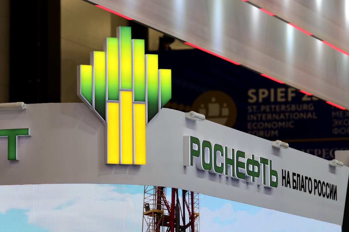 Petrolífera russa alvo de sanções dos EUA mantém filial no Brasil