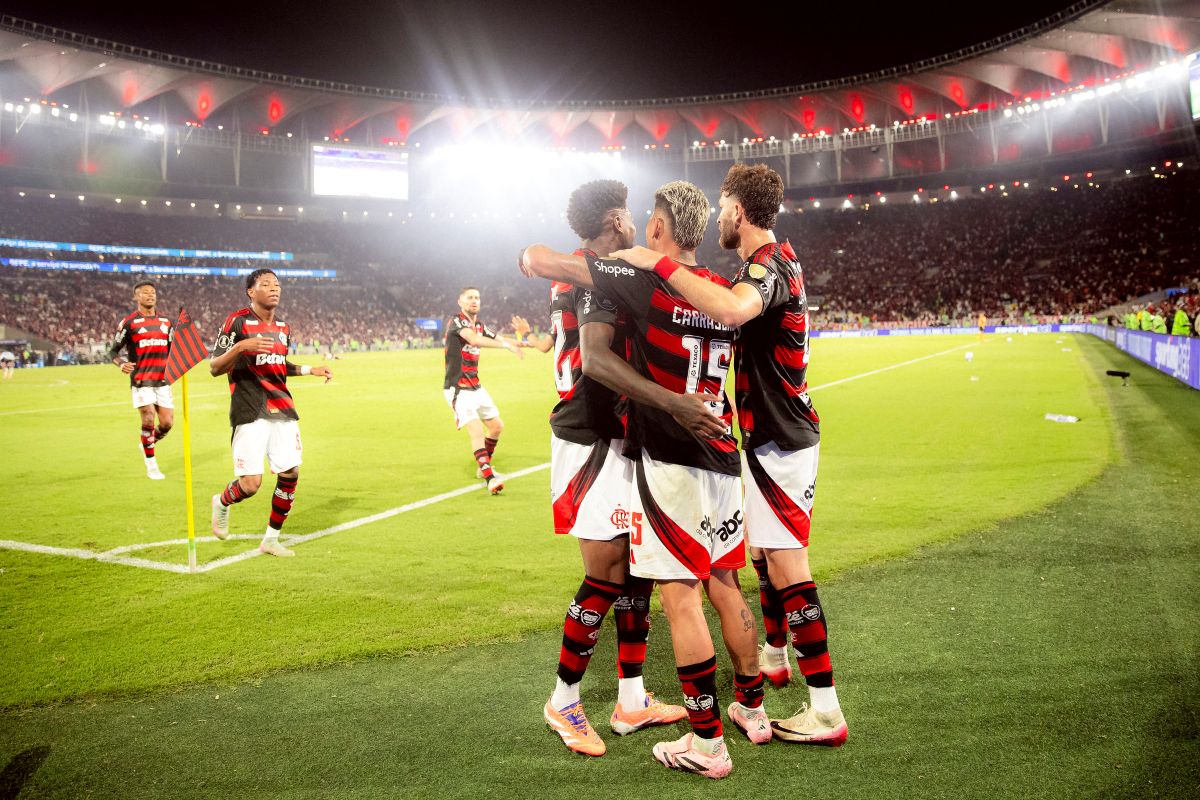 Flamengo quebra invencibilidade do Racing diante de clubes brasileiros