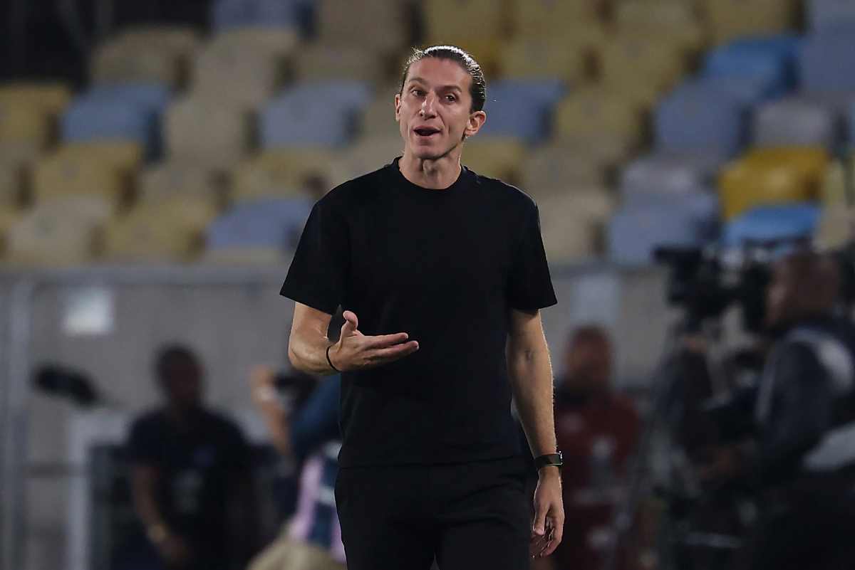“Dominamos com paciência”, diz Filipe Luís após vitória contra Racing