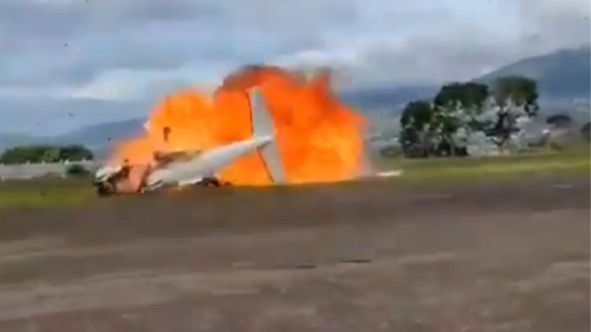 Avião cai durante decolagem na Venezuela e mata duas pessoas