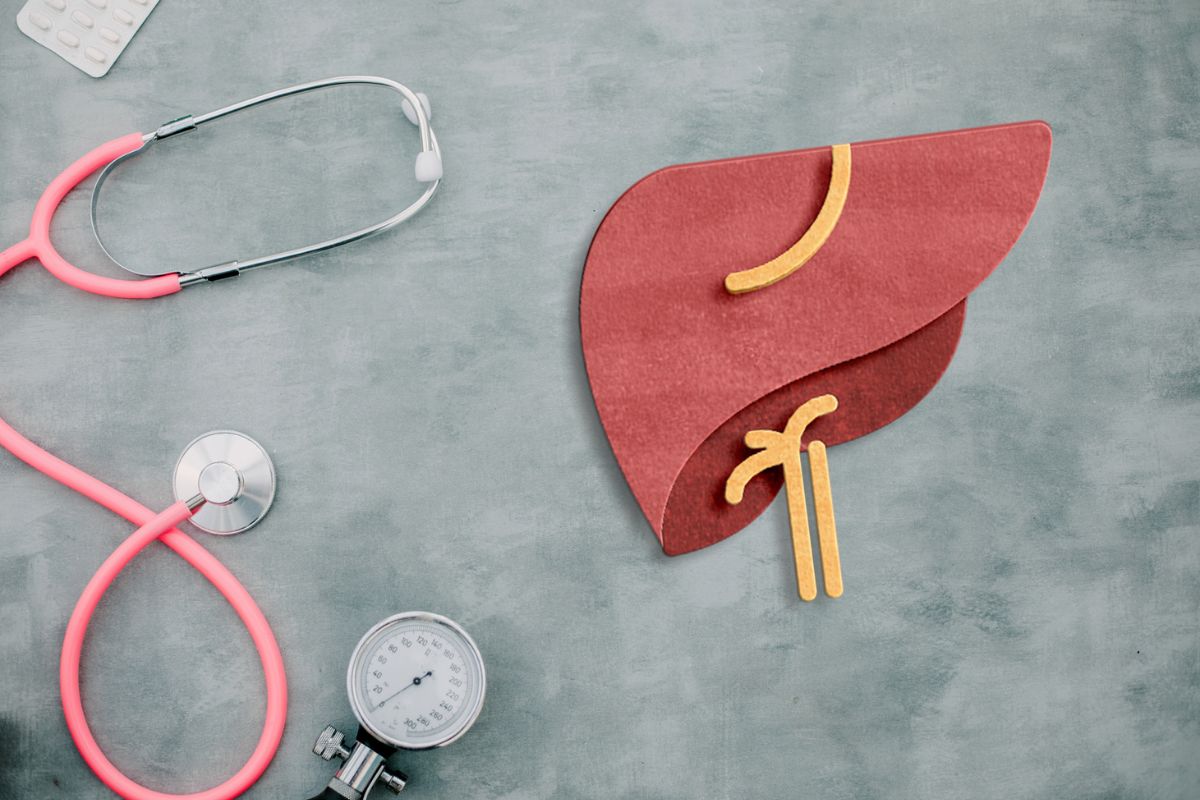 Fígado em alerta: médicas apontam sintomas que indicam algo errado