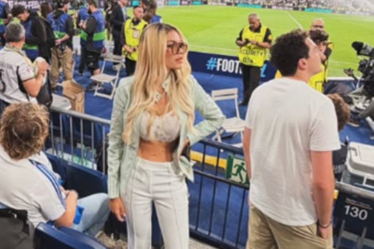 Modelo que expôs conversas com Vini Jr. aparece em jogo do Real Madrid
