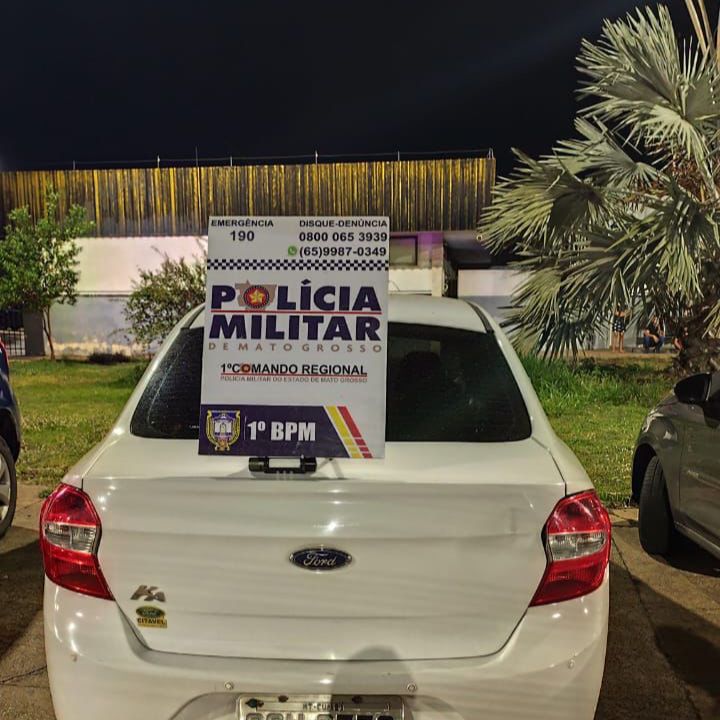 Polícia Militar recupera dois veículos, prende homem e apreende adolescentes por roubo
